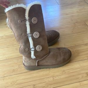 Uggs size 9 in woman